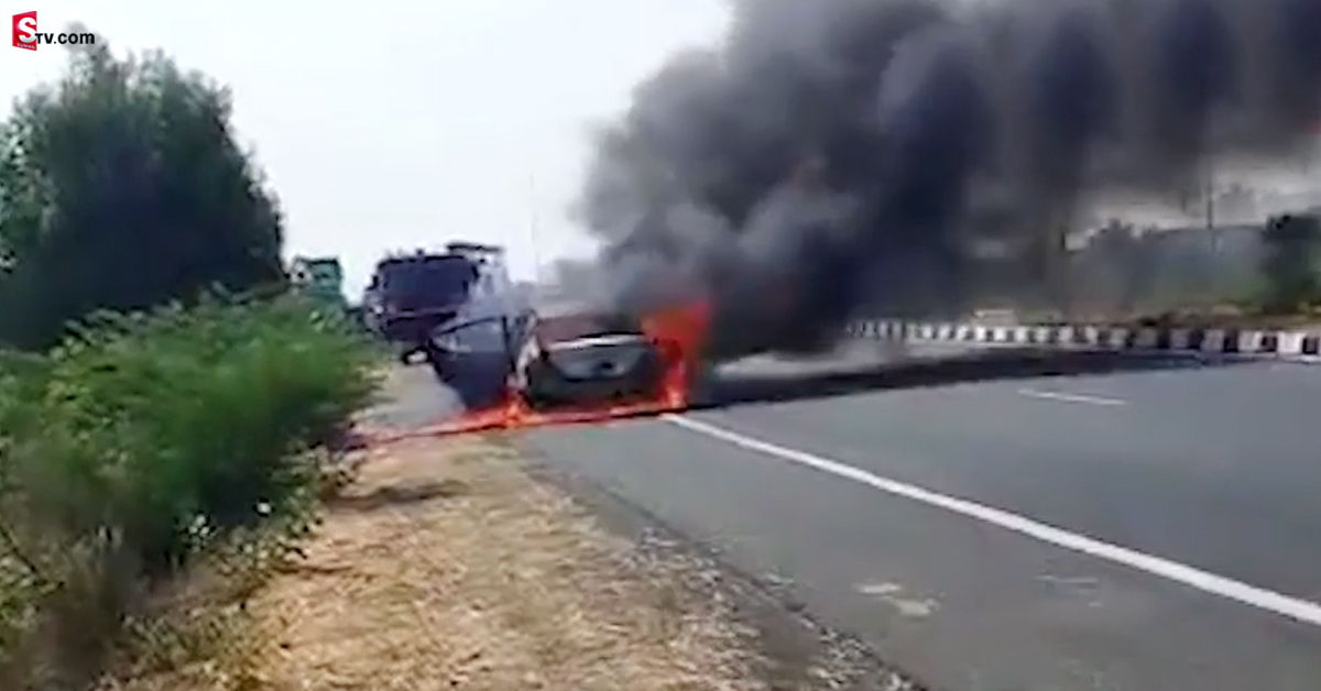 వీడియో: రోడ్డుపై  వెళ్తుండగా కారులో మంటలు!