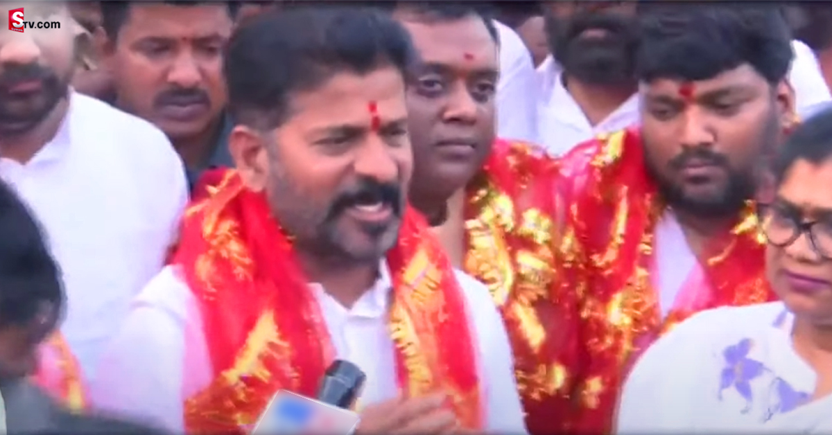 బ్రేకింగ్: భాగ్యలక్ష్మి ఆలయానికి చేరుకున్న రేవంత్ రెడ్డి..