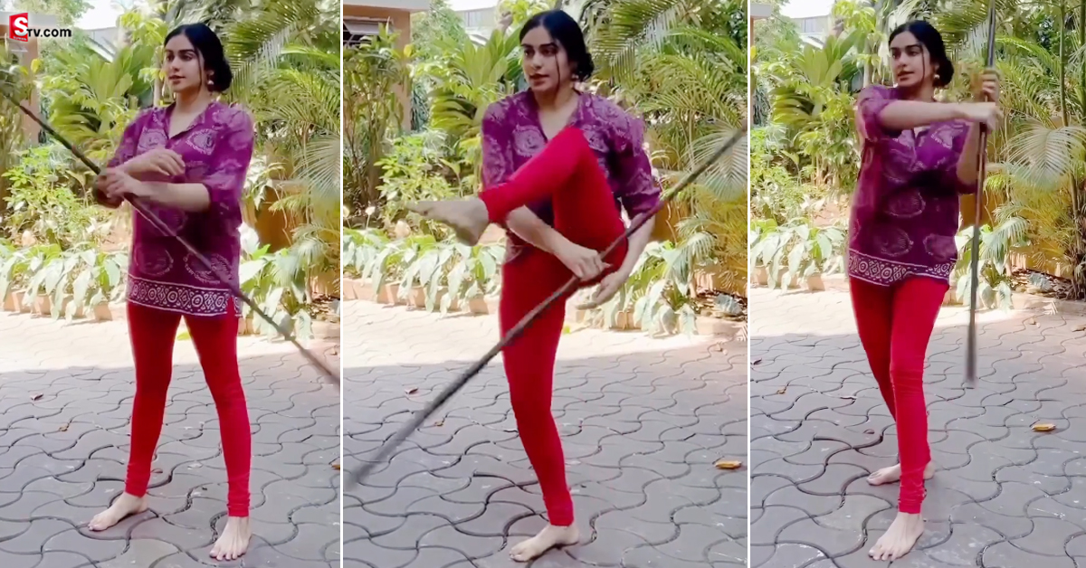 Adah Sharma: వీడియో: హనుమాన్ చాలీసా చదువుతూ అదా శర్మ కర్రసాము!