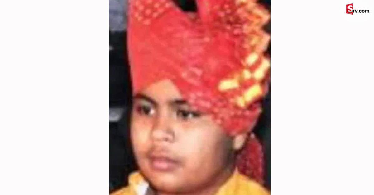 క్రికెట్ ఆడుతూ కుప్పకూలిన బాలుడు!