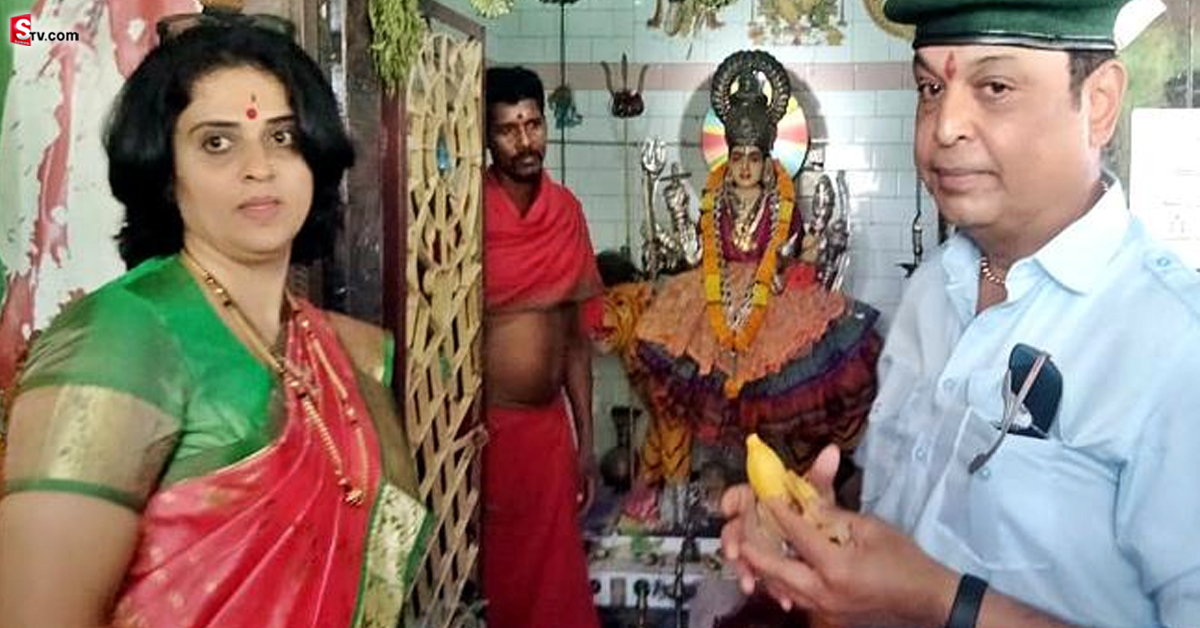 గుడిలో కనిపించిన నరేష్, పవిత్ర జంట