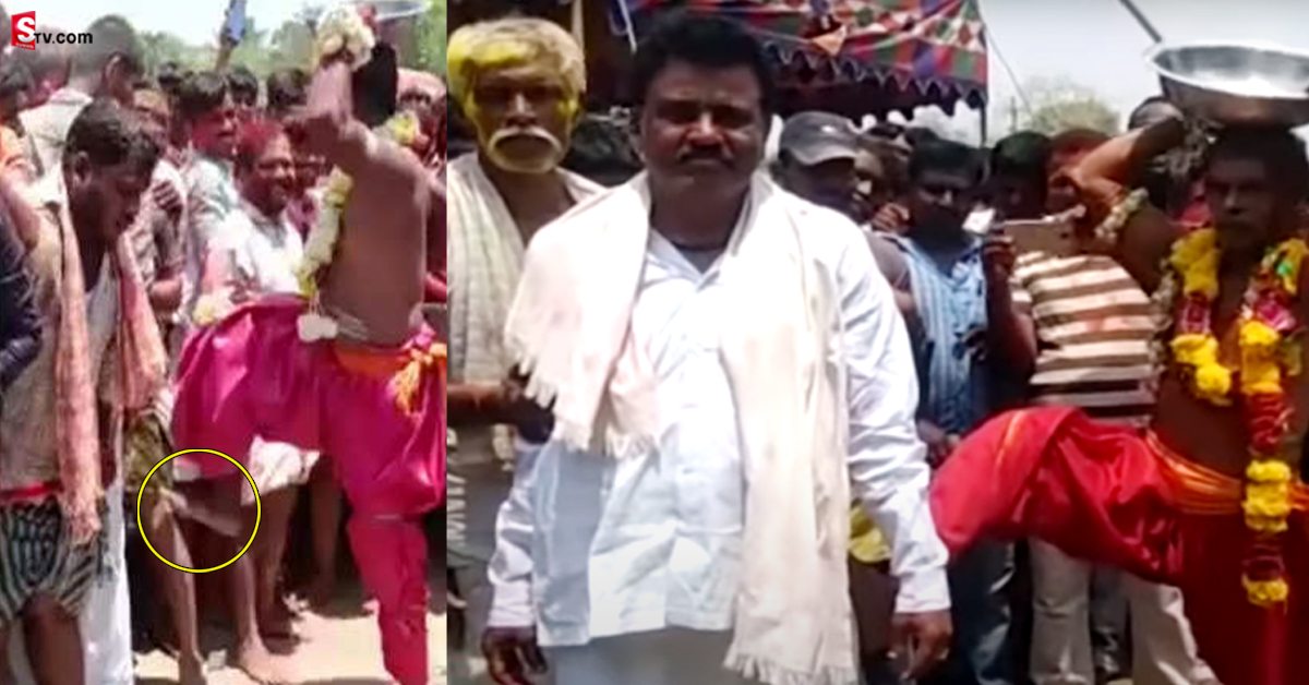 పూజారితో తన్నించుకుంటే మోక్షం.. 500 ఏళ్ల నాటి మోక్ష కథ..