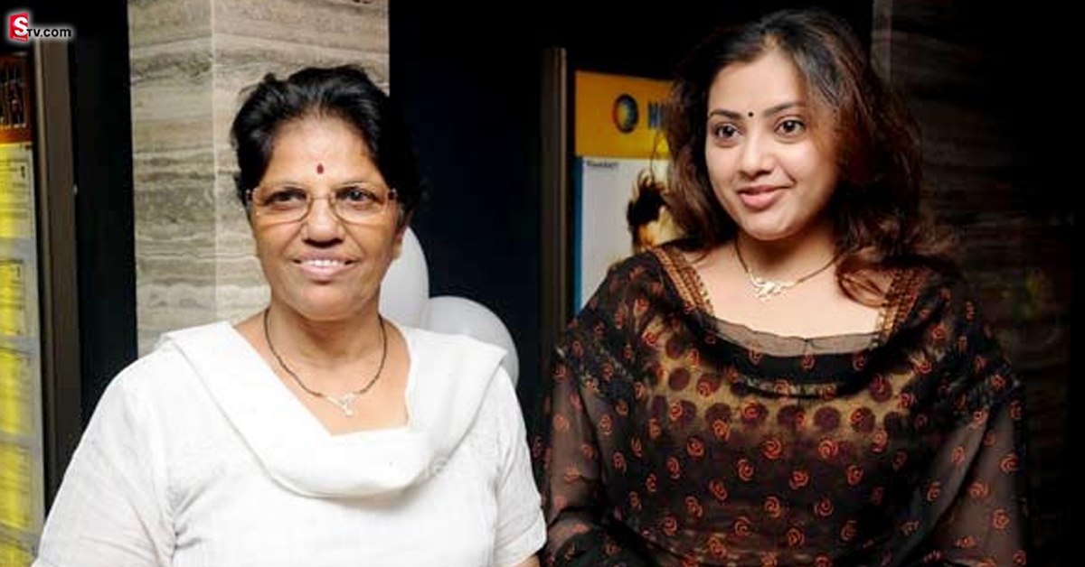 ఆ హీరోను పబ్లిక్‌గా అవమానించిన మీనా తల్లి! ఏం జరిగిందంటే?