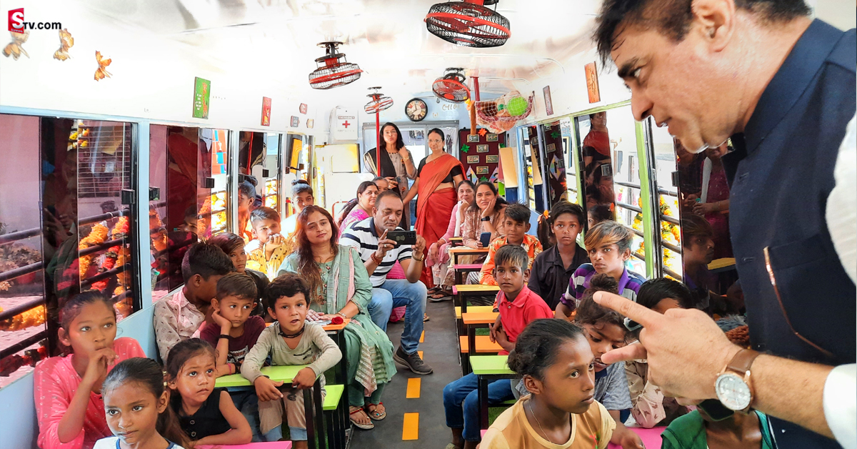 Mobile School: పేద విద్యార్థుల కోసం ‘కదిలే బడి’! ఐడియా అదుర్స్…
