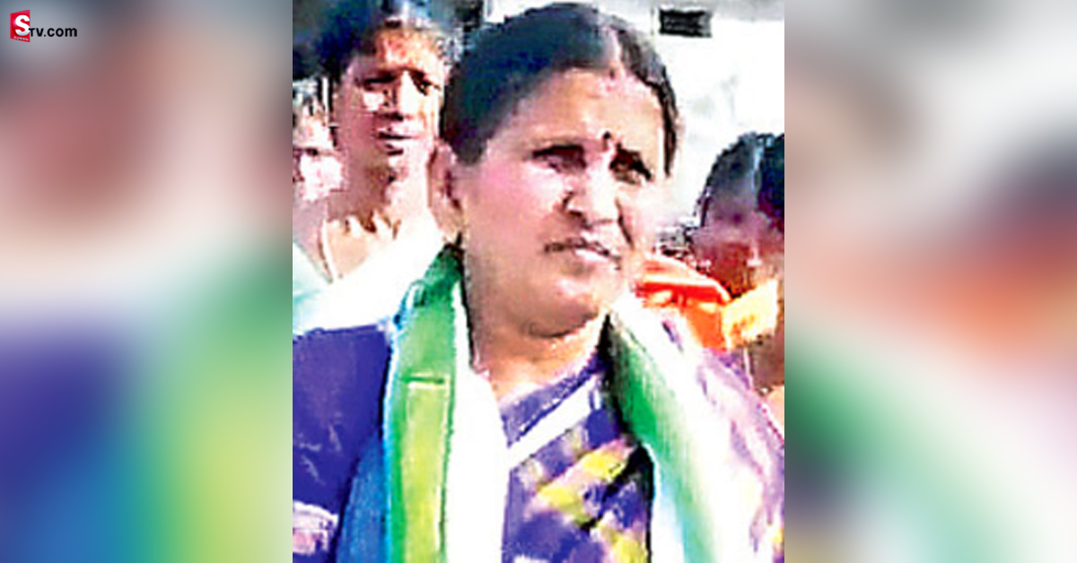 వైసీపీ మహిళా సర్పంచ్ ఆత్మహత్య..!