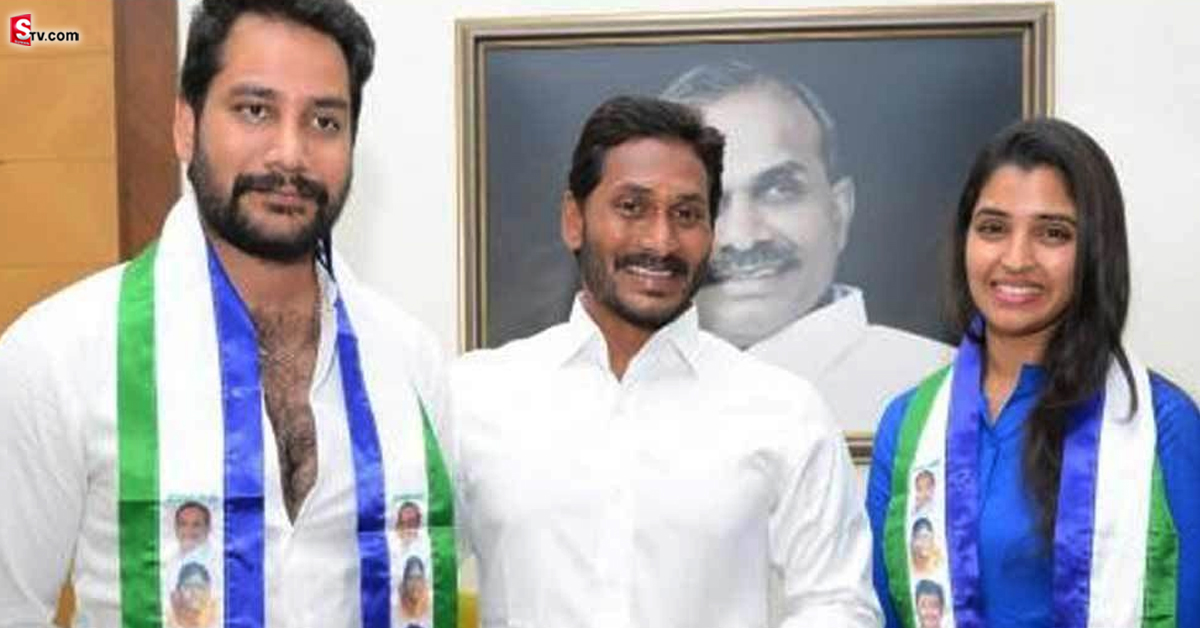 Anchor Syamala: సీఎం జగన్ తో ఫోటో.. పాపం యాంకర్ శ్యామలాపై భారీగా ట్రోల్స్!