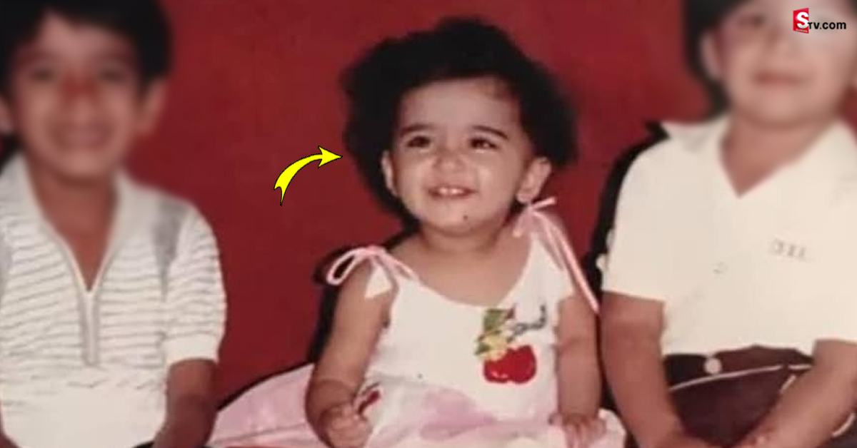 Childhood Pic: ఈ హీరోయిన్ ని గుర్తుపట్టారా? కటౌట్ తో హిట్ కొట్టాలంటే ఈమెకే సాధ్యం!