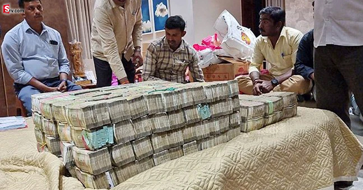 ట్రెండింగ్‌లో కర్ణాటక ఎన్నికలు.. గుట్టలుగా పట్టుబడ్డ డబ్బులు!