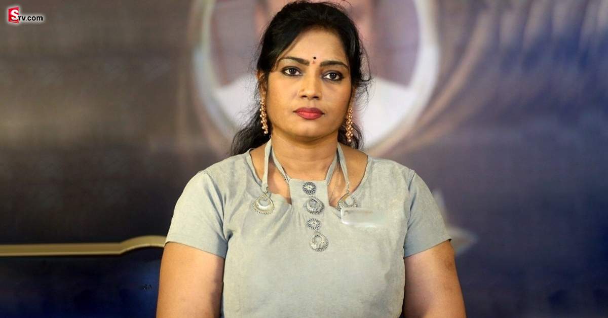 ఆ నగ్న ఫోటోలు నావి కావు..  విక్రమార్కుడు నటి క్లారిటీ!