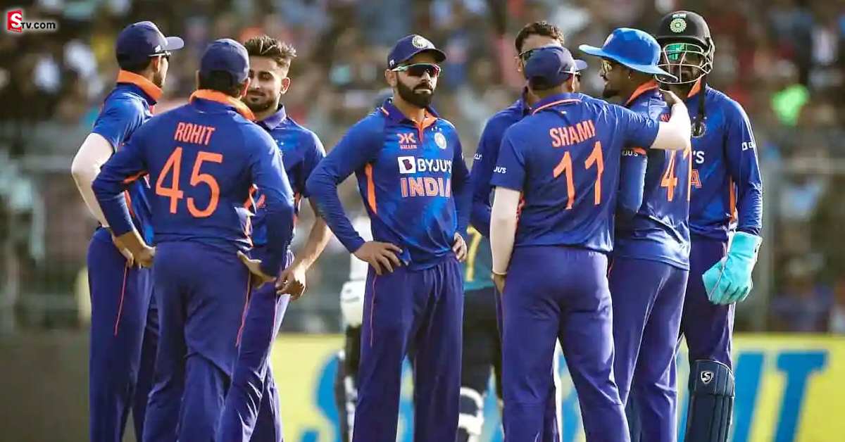Team India: టీమిండియాపై పాక్ బ్యాటర్ సెటైర్లు.. జట్టులో భయపెట్టే బౌలర్ ఒక్కడూ లేడంటూ..!