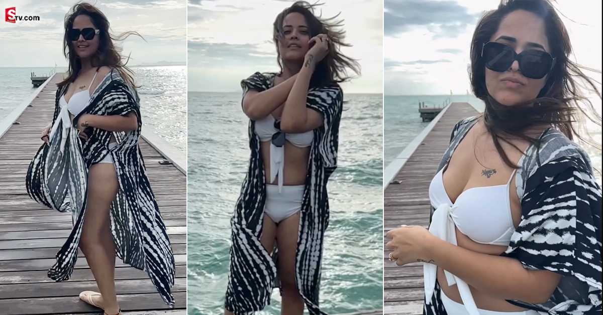 బికినీలో కాక రేపుతున్న అనసూయ..