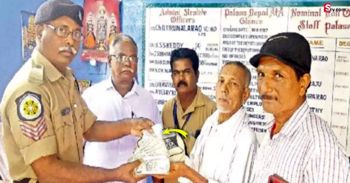 నిజాయితీ చాటుకున్న ఆర్టీసీ సిబ్బంది.. లక్షలు డబ్బు.. వెండిని..