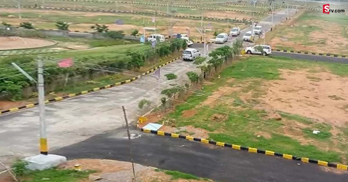 Plots Near Gachibowli: రూ.25 లక్షలకే 110 గజాల స్థలం! గచ్చిబౌలికి 15 కి.మీ. దూరంలో