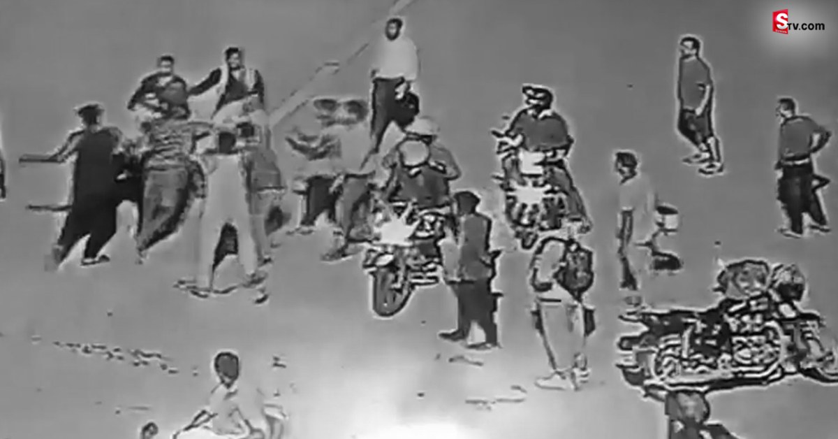 Toll Plaza Employee: దారుణం: టోల్ గేట్ తెరవలేదని ఉద్యోగిని కొట్టి చంపారు!