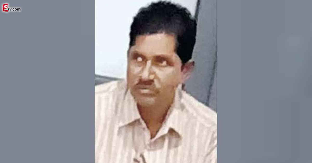 ఆఫీసుకు తాగొచ్చిన ప్రభుత్వ ఉద్యోగి.. సడెన్ గా కలెక్టర్ ఎంట్రీ!