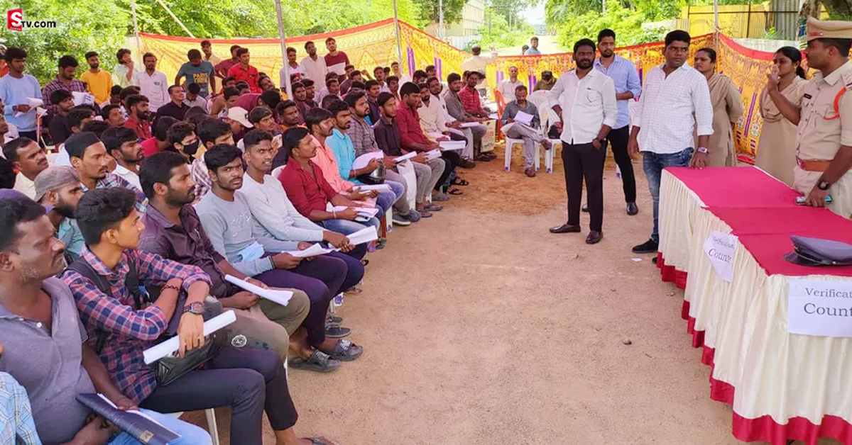 యువతకు బంపర్ ఆఫర్.. ఉచితంగా లైసెన్స్,  హెల్మెట్..!