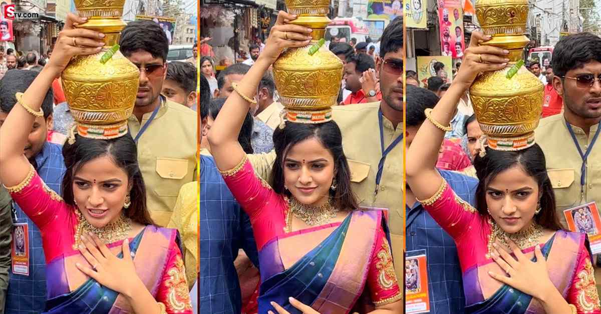 Vaishnavi Chaitanya: బోనాల వేడుకల్లో బేబీ హీరోయిన్.. బంగారు బోనమెత్తిన వైష్ణవి చైతన్య..