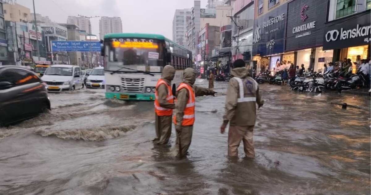 వచ్చే రెండు గంటలు తస్మాత్ జాగ్రత్త, హైదరాబాద్‌లో అతి భారీ వర్షం