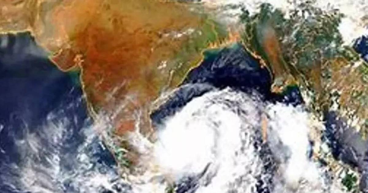 ఏపీకు తుపాను ముప్పు, ఈ జిల్లాల్లో భారీ వర్షాలు